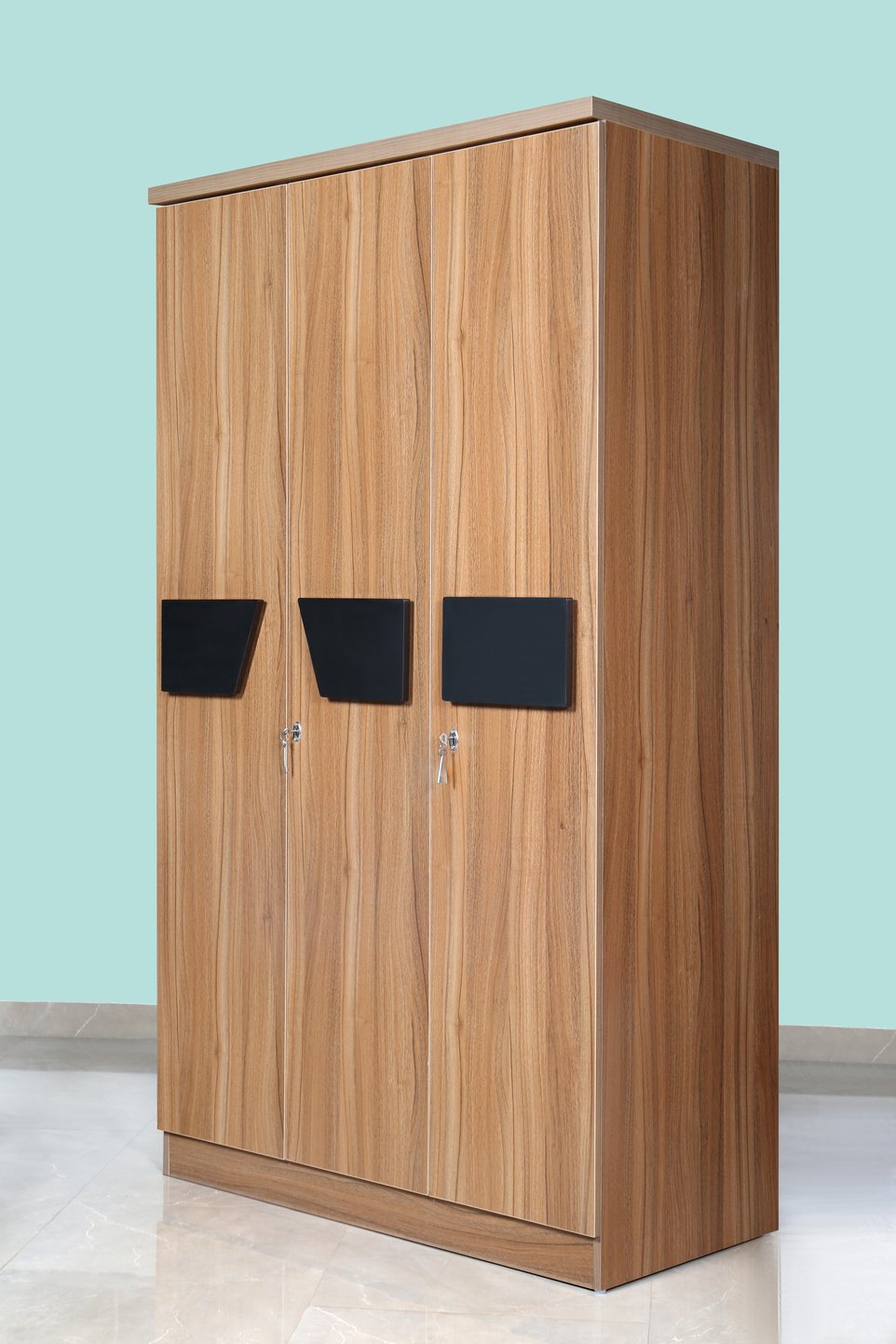 Engineered Wood Laminate Wardrobe with Storage and Locking Gorakhpur