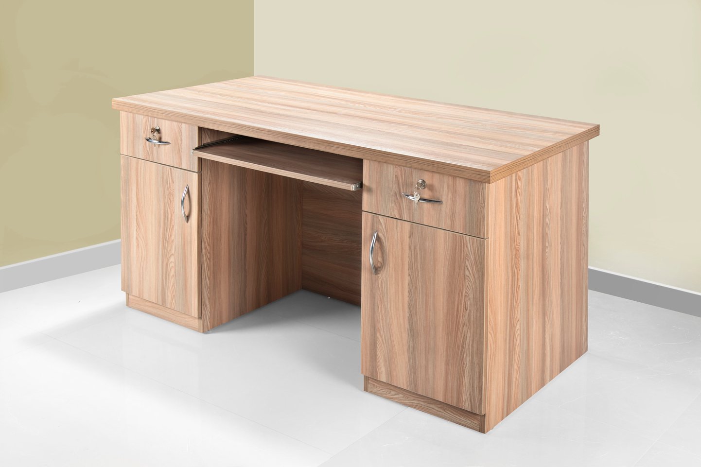 Office Table with Storage in Gorakhpur